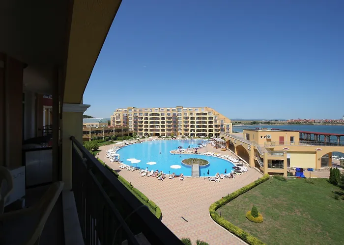 Апартаменты Menada Grand *