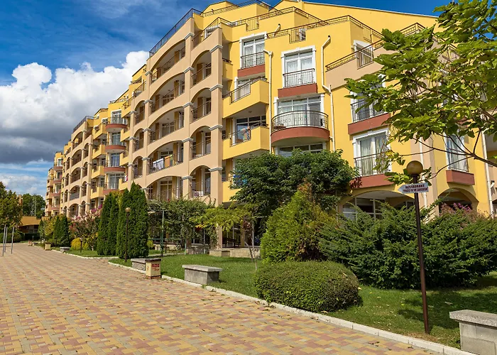 Апартаменты Menada Grand