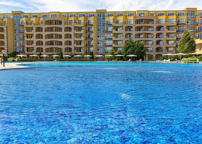 Menada Grand Апартаменты Ахелой