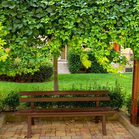 Menada Grand أهيلوي