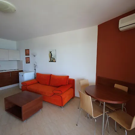 Menada Grand Apartamento Aheloy