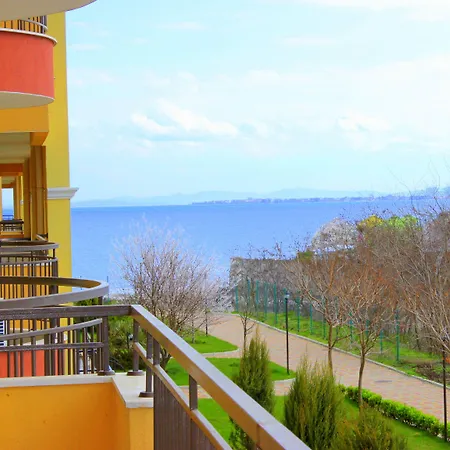 Menada Grand شقة *